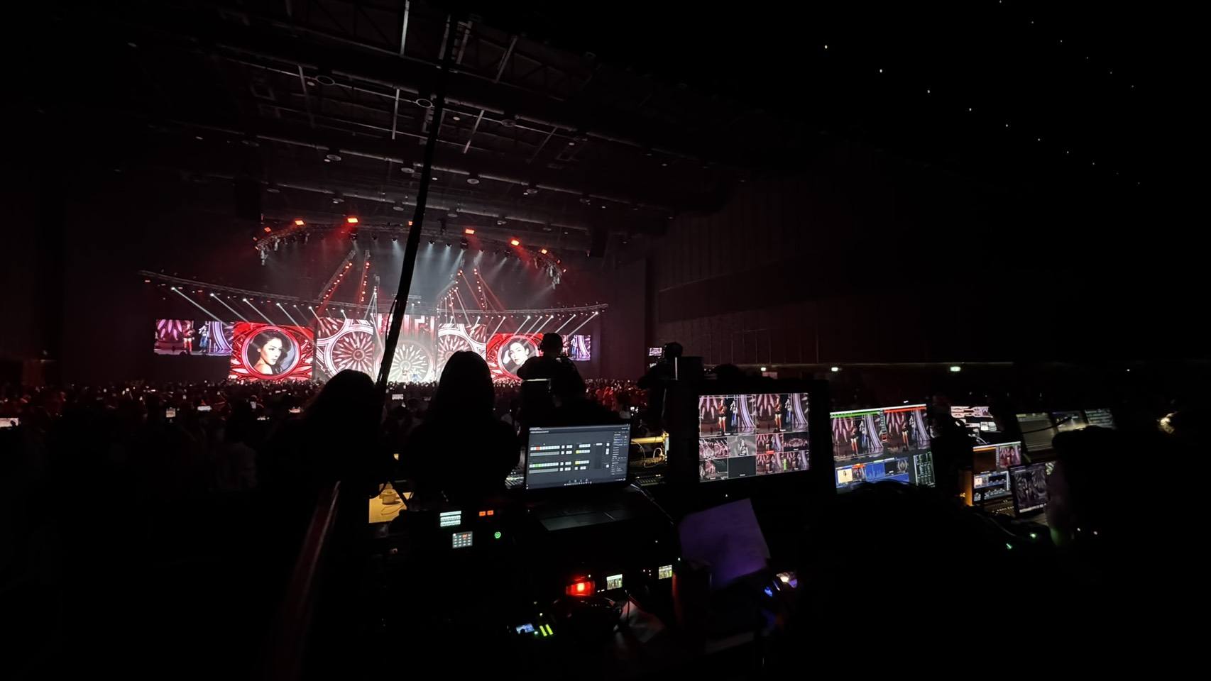 Professional Live Streaming Services in Thailand – Scarlet Production Live streaming crew broadcasting a corporate event in Bangkok with multi-camera setup